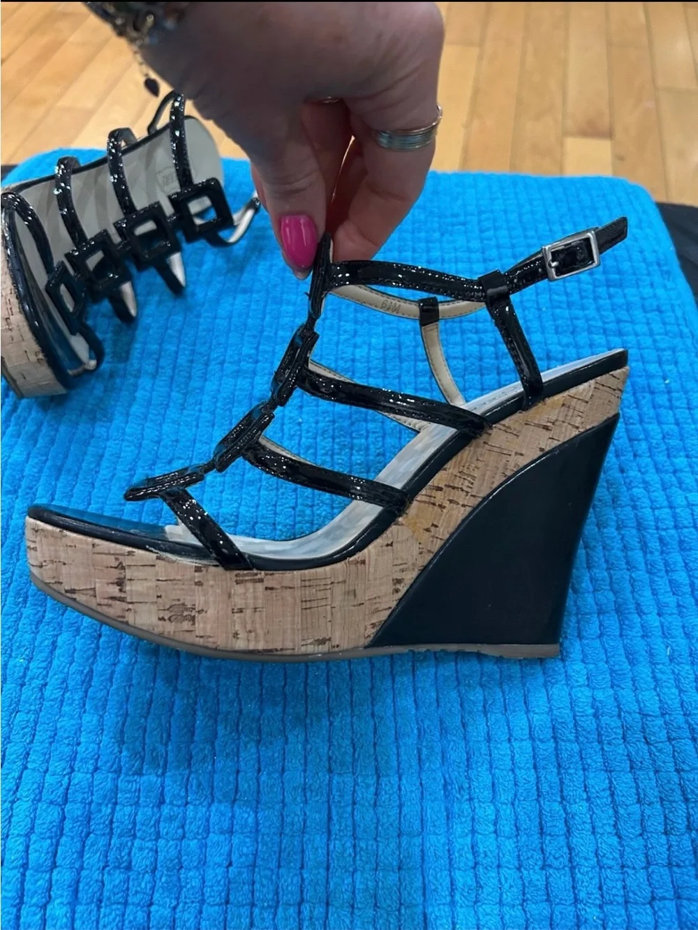 Oh…DEER!  Women’s Black Patent Platform Heels, size 7